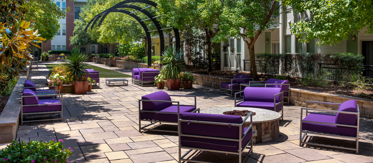 Courtyard Seating at MAA 1225 luxury apartment homes in Charlotte, NC